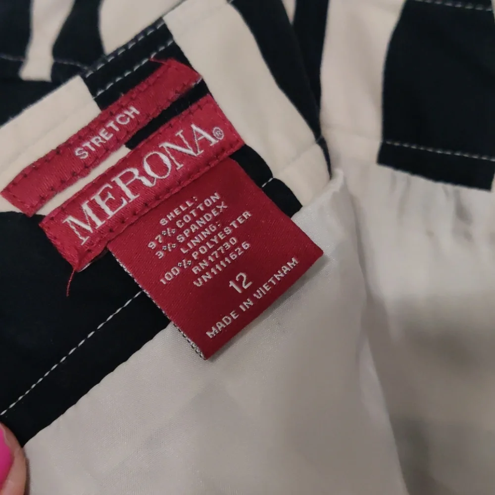 Women's Skirt - Picture 6 of 6